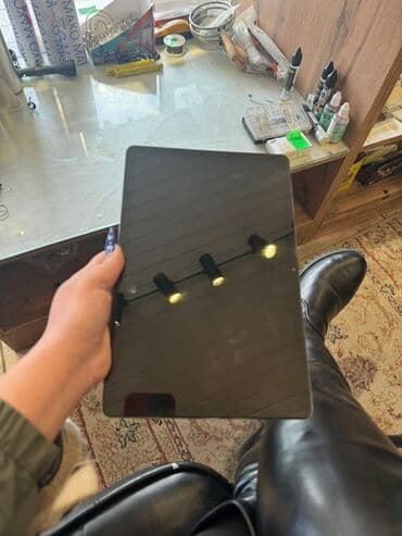 iphone 12 dubai version: 500 manatlk planset 150 ye satlr sadece daşın almaq lazmdr vsyo bele — 2