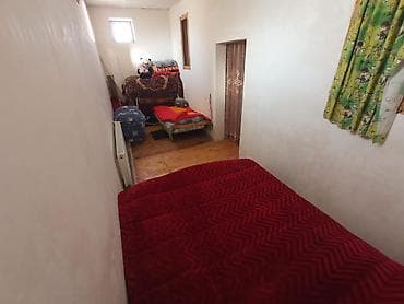 2 otaqli evler satilir: Satılır – həyət evi Xüsusiyyətlər: - İşıqlı, uzun dəhlizli mətbəx — 4