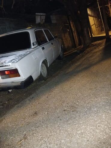 vaz 2199: Vaz 2107 sedan – 2002-ci il buraxılışı. Ağ rəng, 4 qapı, arxa ötürücü — 2