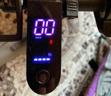 Elektrikli skuter - Rəqəmsal LED displey: sürət göstəricisi — 1