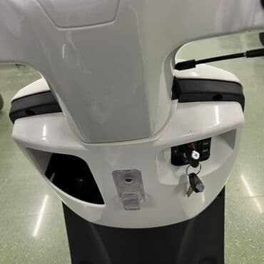 mətbəx pərdələri 2021: Şəhər üçün rahat və zərif skuter - Retro-modern dizayn: ağ/qırmızı — 8