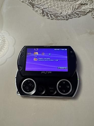 PSP GO normal veziyyetde arxasinda 2 eded ciziq var, islekdi ustunde