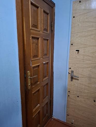 qelyan şuşesi: Taxta qapılar 2 ədəd şüşəli eni 90sm,1 ədəd şüşəli eni 70sm, 2 ədəd — 3