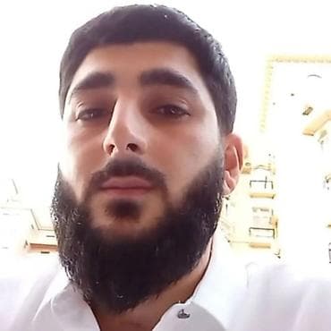 Salam ozume ofsiant isi axdariram isteyen elaqe saxlaya biler 11 il