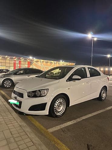 Chevrolet Aveo: 1.4 l | 2012 il 291555 km Sedan