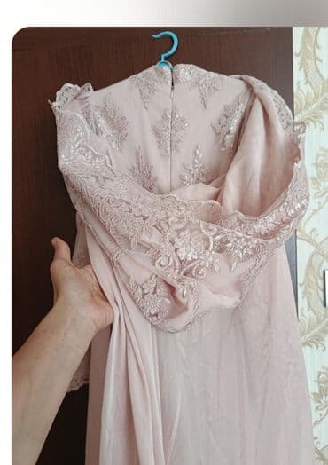 çəhrayı qadın ətəkləri: Zərif pudra rəngində uzun ziyafət/libas. - Üst hissə tamamilə naxışlı — 2