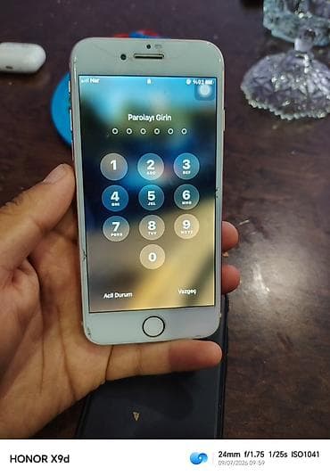 IPhone 8, 64 ГБ, Rose Gold, Отпечаток пальца at lalafo.az IPhone 8, 64 ГБ, Rose Gold, Отпечаток пальца