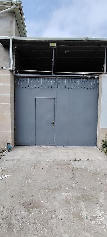 Дворовые ворота: Железо Дворовые ворота, Распашные, Механические, С дверью, цвет - Серый — 1