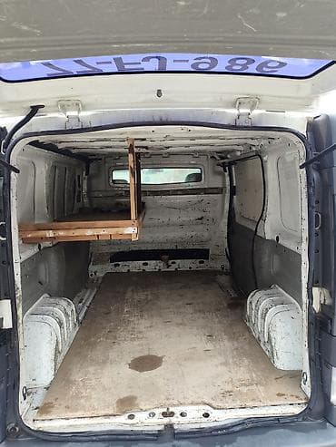 Renault Trafic yük mikroavtobusu - Korpus: ağ, sürgülü yan qapı və — 2