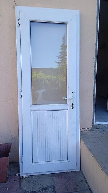 Ağ rəngli PVC giriş/balkon qapısı - Material: PVC (plastik profil)