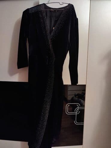 30 razmer: - Qara kombinezon: S/M razmer (M olsa da uyğun). Ön hissədə iki cüt — 18