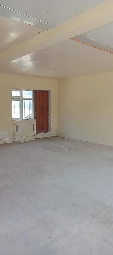 binədə: Satılır: Obyekt/binа Xüsusiyyətlər: - Bir mərtəbəli, uzun fasadlı — 6