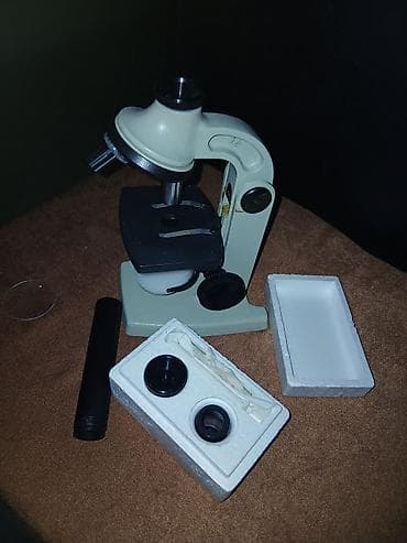 Trenajorlar: Sovet mikroskopu - Klassik optik laboratoriya mikroskopu, metal gövdə — 2