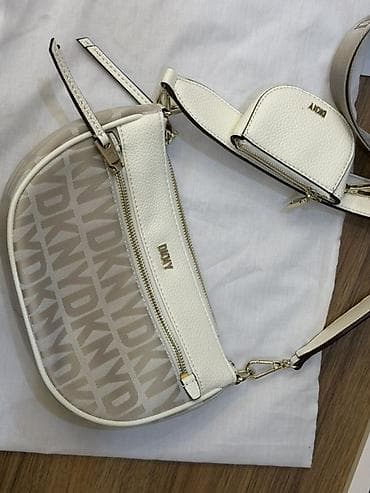 DKNY çiyin çantası – krem/ağ rəng palitrasında, qızılı detallarla. -