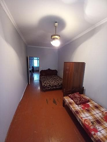 merdekan ev satilir: Nəsimi rayonu, 5-ci Mikrorayon, Şamaxinka tərəfi, “Əcəmi” metrosuna — 8