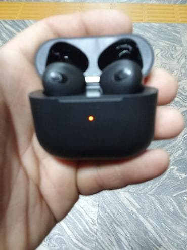 mikro qulaqciqlar satisi: Tam simsiz qulaqlıq – qara rəngdə, şarj qabı ilə Xüsusiyyətlər: - — 1