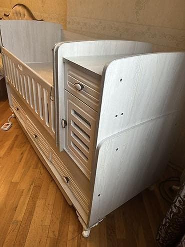 Oğlan və qız üçün, İşlənmiş, Dördbucaq, Beşik, Dəstsiz, Matras ilə, Yellənmə mexanizm ilə