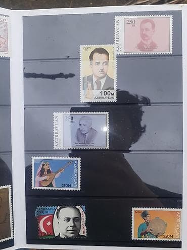 pullar: Salam, mən burada atasından qalma poçt markalarını olan və onları — 1