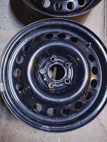 traktor şinləri: Məhsul: 4 ədəd polad disk komplekti Xüsusiyyətlər: - Ölçü: 15" - Bolt — 1