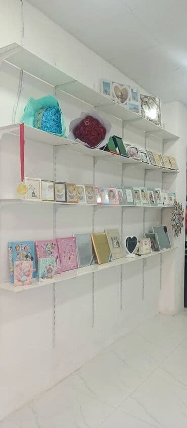 berber eşyaları: Divar Vitrini 33- eded divara baglanan demirleridi 83- eded — 2