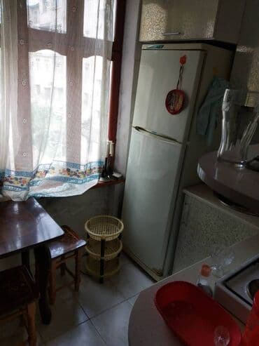 9 ci mikrorayon satilan evler: Bakı, 3 otaqlı, Köhnə tikili, 76 kv. m — 11