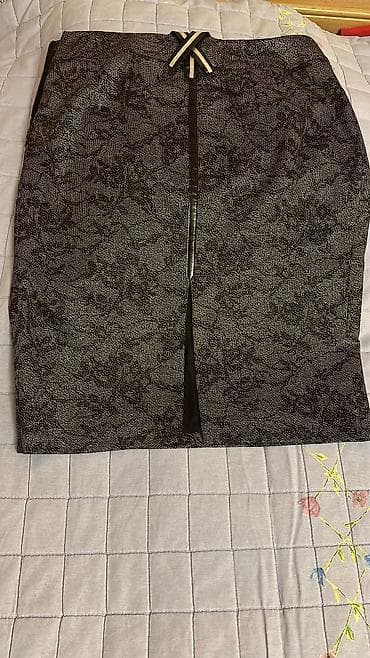 Di mare firmasindan etek 38-40 olcuye gedir1 defe geyinilib 50 manat