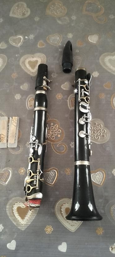 инструмент: Klarinet – B klarnet komplekti - 2 hissəli gövdə, zəngi (bell) və — 1