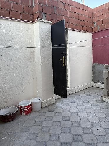 evləri: Zabrat 2 də Lavaş sexiylə üzbə üz 71 Nömrəli məktəbin yaninda həmin — 10