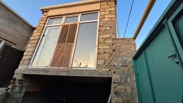 7 ve 8 mkr satilan evler: 3 otaq 1 zal. giriş kalidor, ve hamam tualet . heyetdede ayrica tualet — 12