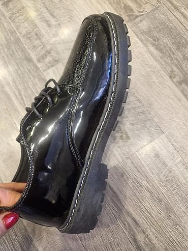 Туфли: Qara laklı dəri ayaqqabı yumuşaq ayaqqabıdı 40 razmerdi alındı dar — 2