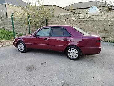 bmw 320i 2000: Mercedes-Benz C-Class: 1.8 l | 1996 il Sedan — 5