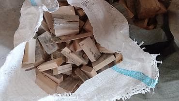 Ağ rəngli toxunma kisələrdə təqdim olunan, müxtəlif ölçülü doğranmış