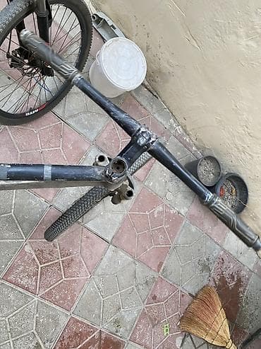 Şəhər və yüngül off-road gəzintiləri üçün klassik dağ velosipedi — 3