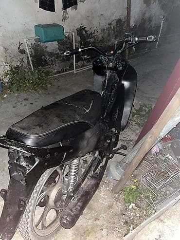 3 tekerlekli moped: Moto yasamaldadı sənətszdi tək prablemi işğları yoxdu qalan hərşey — 1