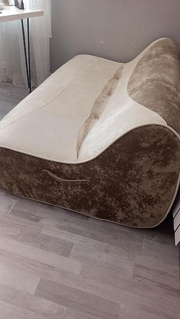 Divanlar: Mini-divan, İşlənmiş, Açılmayan, Bazasız, Vеlur parça — 4