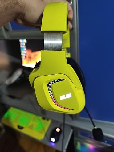 microsoft surface pro: Gaming stolüstü kompüter – RGB soyutma və NVIDIA G‑SYNC uyğun monitor — 9