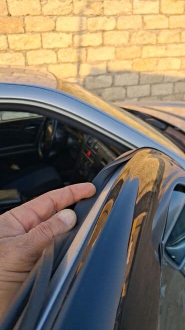 mercedes c dizel: Mercedes-Benz E 240: 2.4 l | 1998 il Sedan — 10