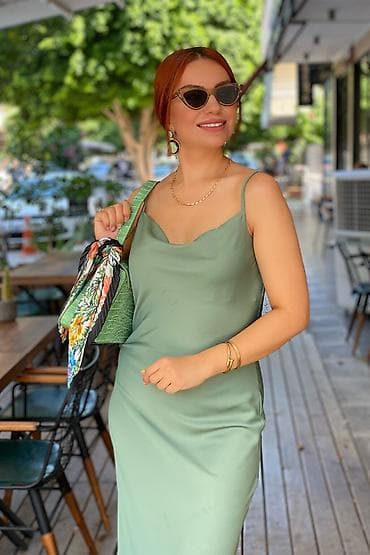 Geyimler her biri 20-30 azn arasidir.Ve coxu hec geyilmeyib yenidir — 9