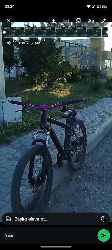volesbet: Dağ/trekking tipli velosiped - Rəng: mat qara gövdə, bənövşəyi sükan — 1
