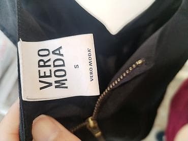 Vero Moda qadın bluzu - Brend: VERO MODA - Ölçü: S - Rəng: qara -
