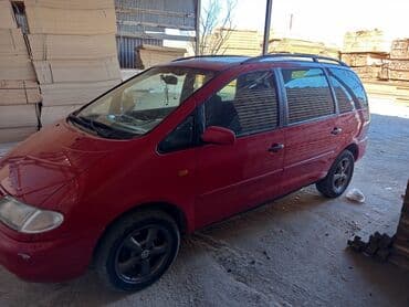 volkswagen type: Volkswagen Sharan – qırmızı rəngli, geniş və rahat miniven — 1