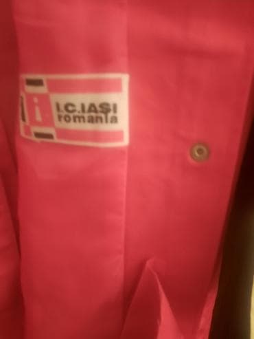 Məhsul: Qız uşağı üçün yağmurluq/pləş Mənşə: Rumıniya, I.C. Iași