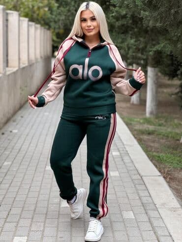 Digər qadın geyimləri: Qadın sport dəsti – kapşonlu, fermuarlı üst və şalvar -Razmer: s m — 6