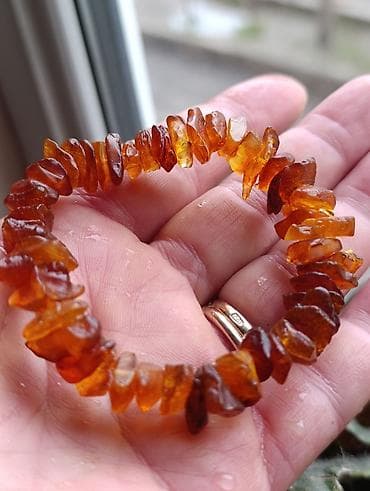 Браслеты из натурального Балтийского Янтаря. цены 25-30 манат