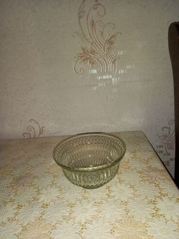 hesam qablari: Rusiyanın 1980-cı illər Urşel zavodunun istehsalı olan vazalar. 4 — 3