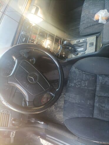 mersedes masini: Mercedes-Benz E-Class: 2.3 l | 1996 il Sedan — 12