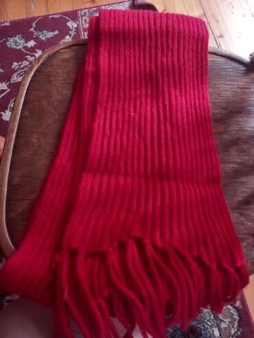 TƏZƏ toxunma uzun şərf. Bordo tünd qırmızı rəng. 10 manat lalafo.az -da TƏZƏ toxunma uzun şərf. Bordo tünd qırmızı rəng. 10 manat