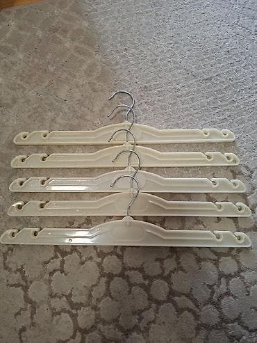 Вешалки: Plastik asılqanlar dəsti - 2 müxtəlif model: düz, çoxməqsədli bej — 2