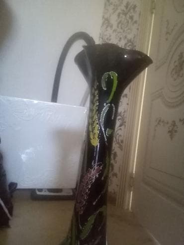 dekorativ gul: Bir vaza — 1