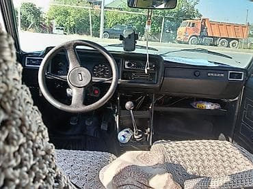 vaz 2107 ucun: Avtomobil: Lada 2107, ağ rəng, sedan kuzov Mühərrik və ötürücü: - — 10